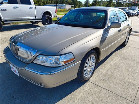 2005 Lincoln Town Car Signature