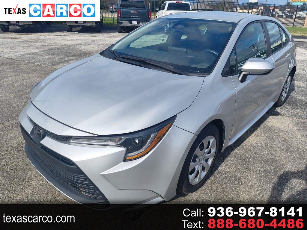 2024 Toyota Corolla LE's photo