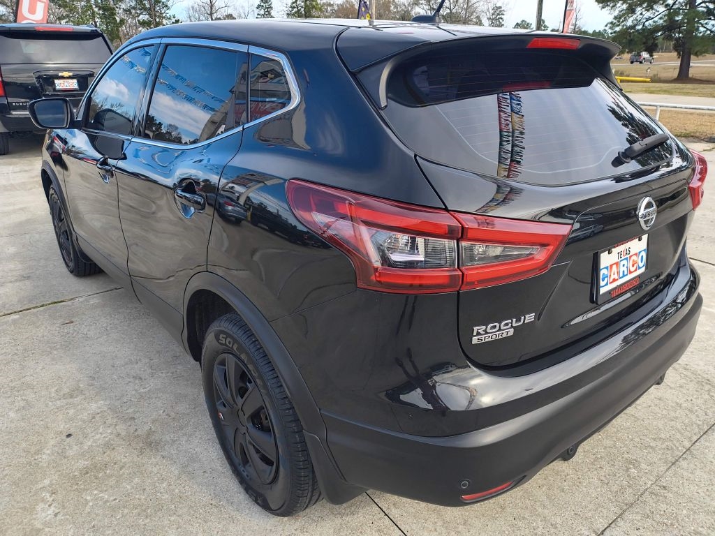 Nissan Rogue Sport S 2020