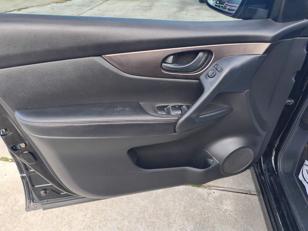 Nissan Rogue Sport S 2020