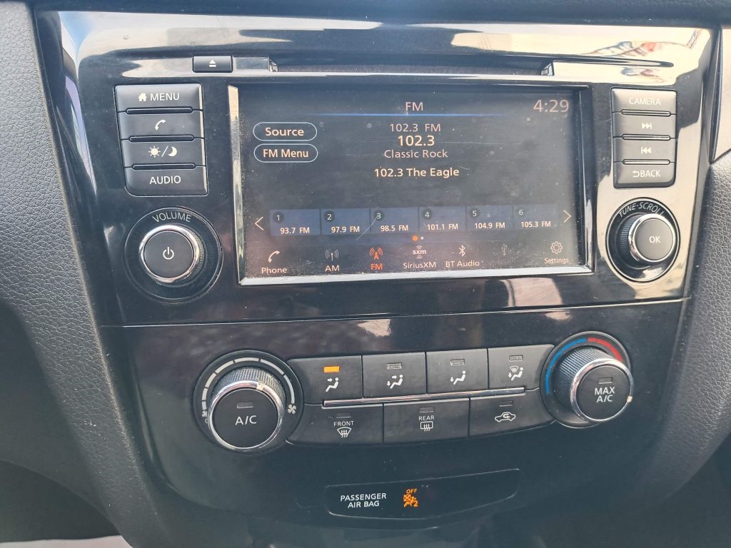 Nissan Rogue Sport S 2020