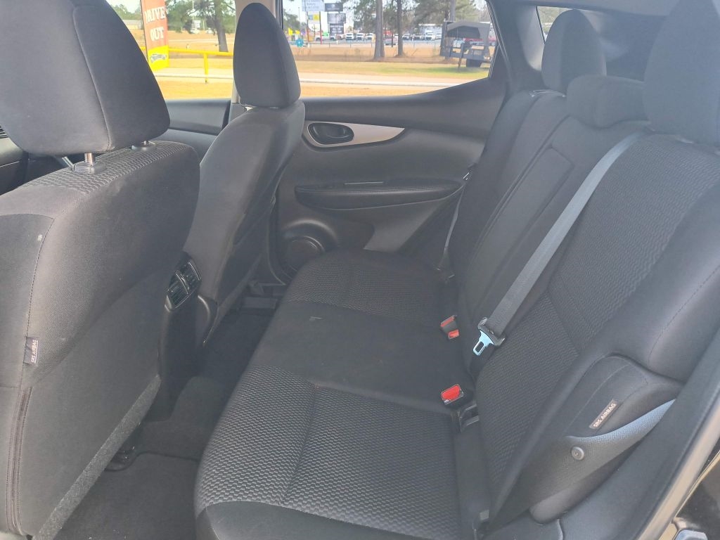 Nissan Rogue Sport S 2020