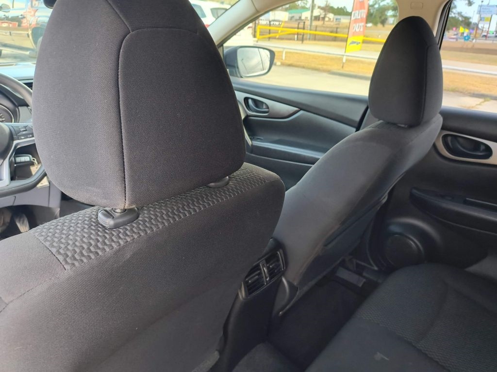 Nissan Rogue Sport S 2020