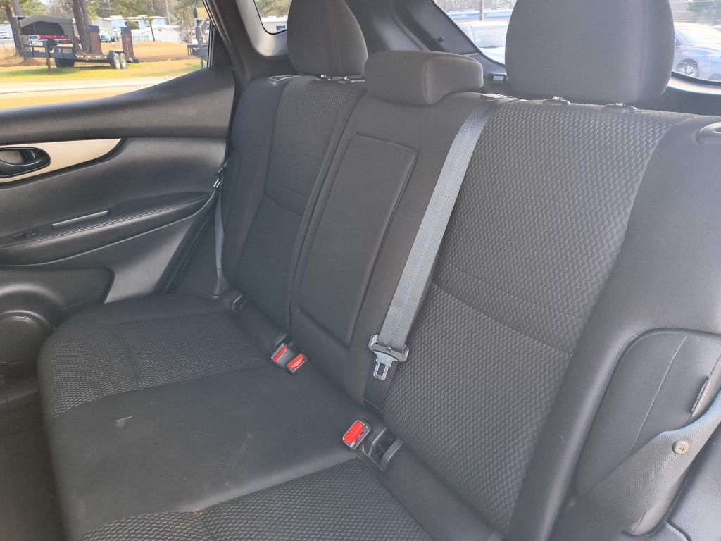 Nissan Rogue Sport S 2020