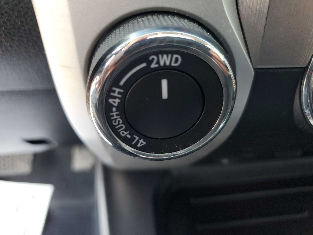 Toyota Tundra Limited 5.7L FFV CrewMax 4WD 2015