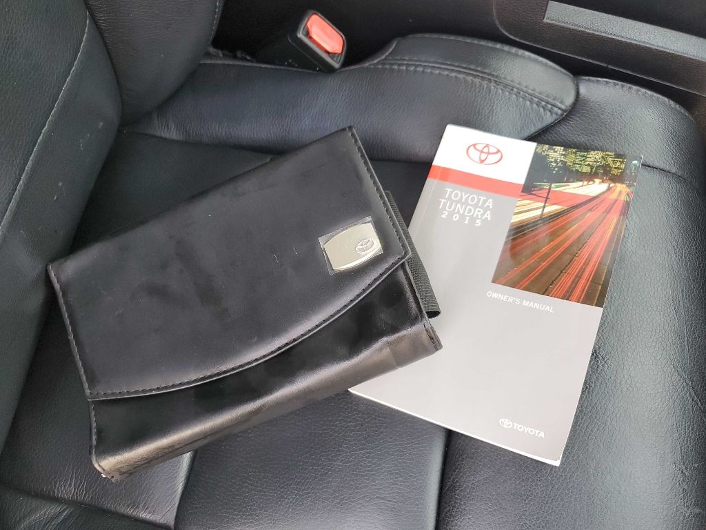 Toyota Tundra Limited 5.7L FFV CrewMax 4WD 2015