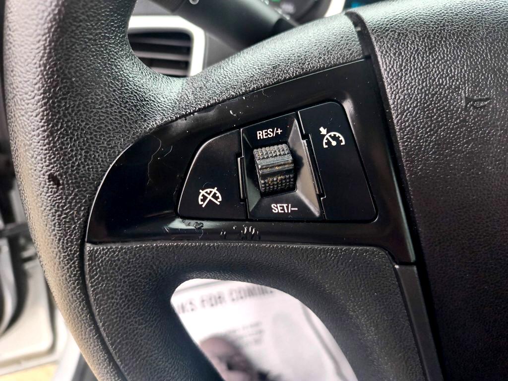 Chevrolet Equinox LS 2WD 2012