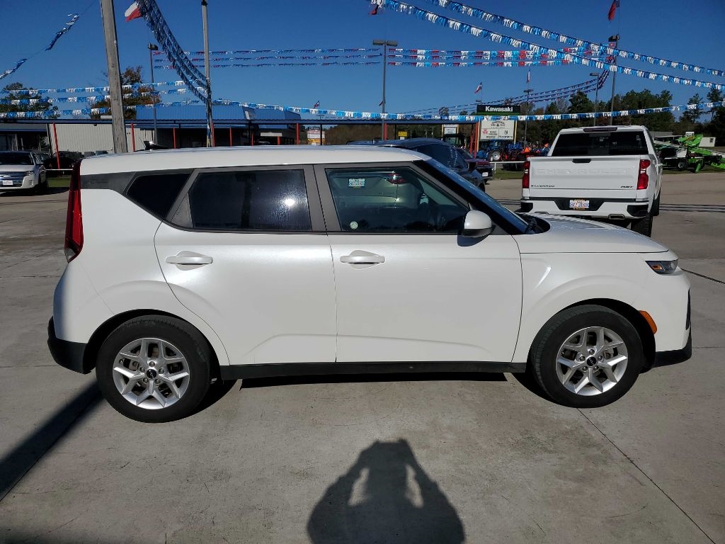Kia Soul LX CVT 2022