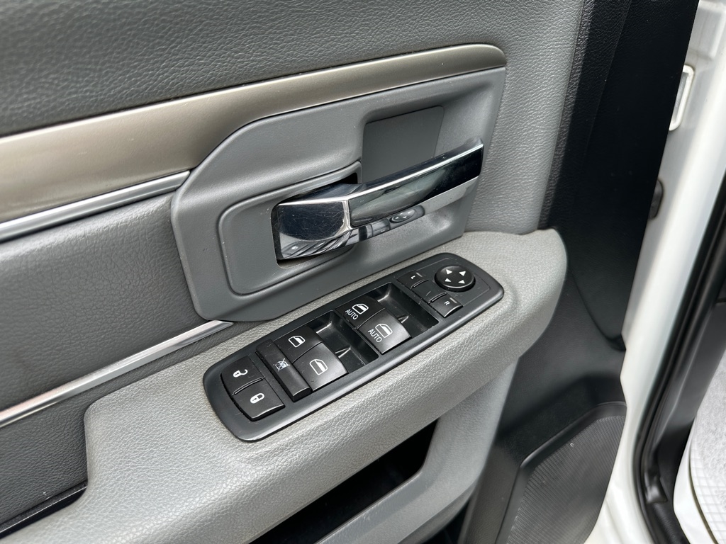 RAM 2500 SLT Crew Cab SWB 4WD 2016