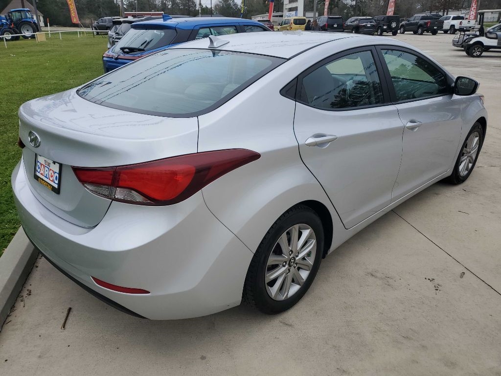 Hyundai Elantra SE 6AT 2015