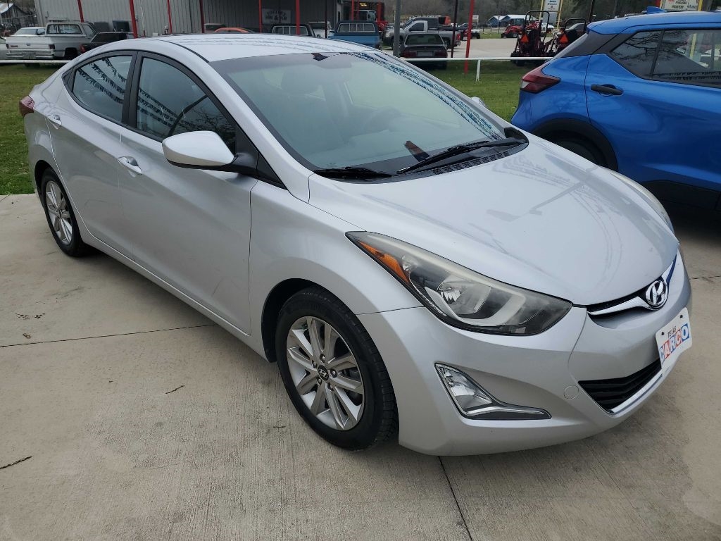 Hyundai Elantra SE 6AT 2015
