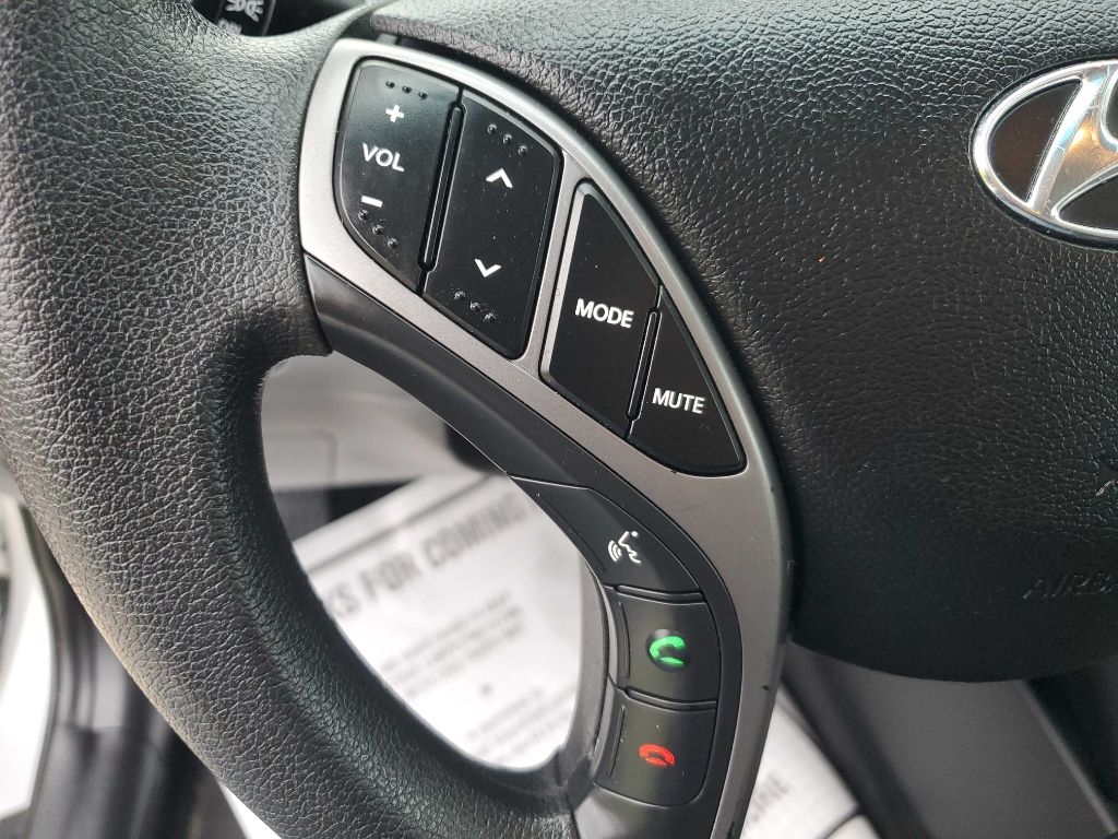 Hyundai Elantra SE 6AT 2015