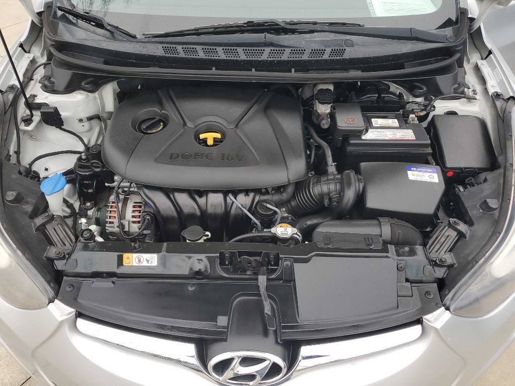 Hyundai Elantra SE 6AT 2015