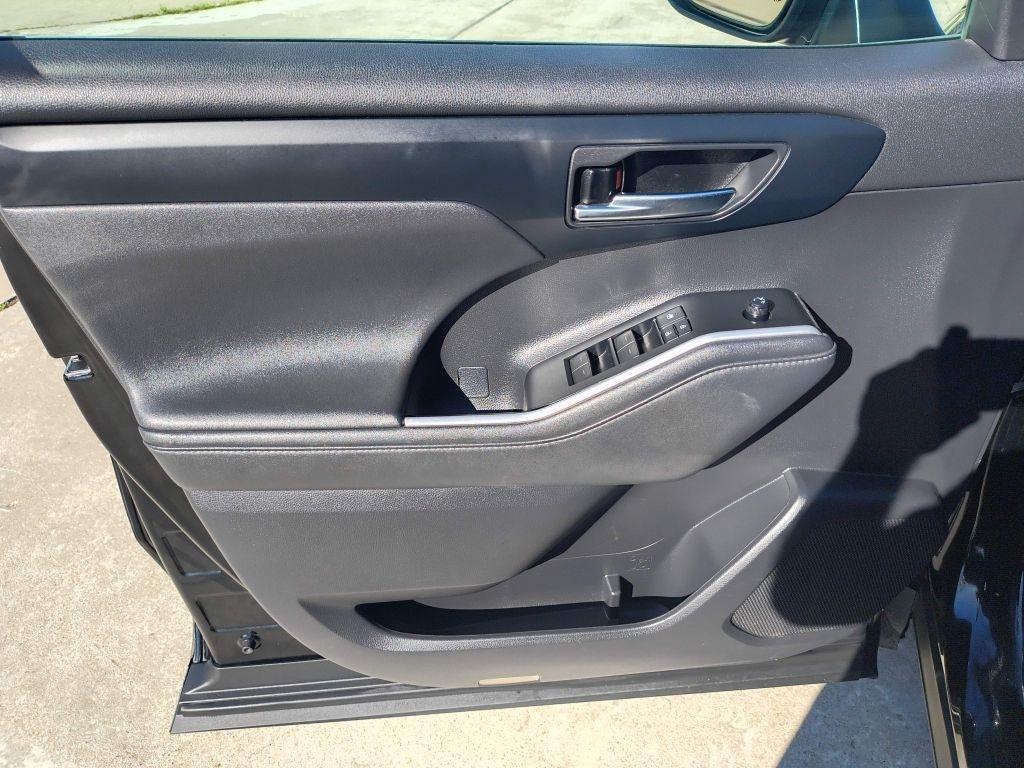 Toyota Highlander  2021