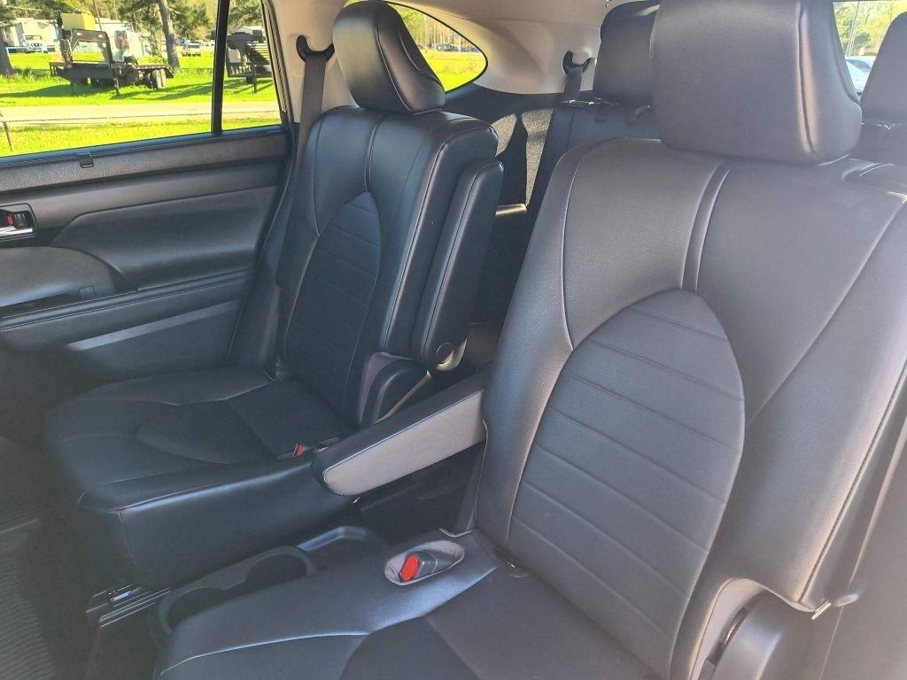 Toyota Highlander  2021