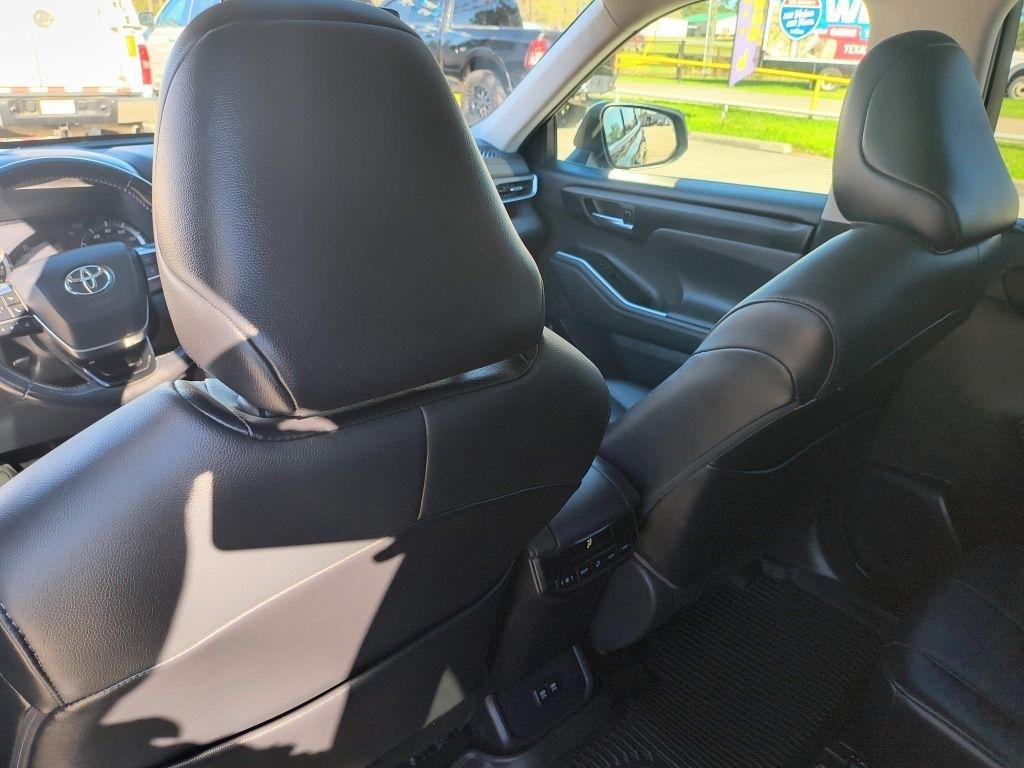 Toyota Highlander XLE FWD V6 2021