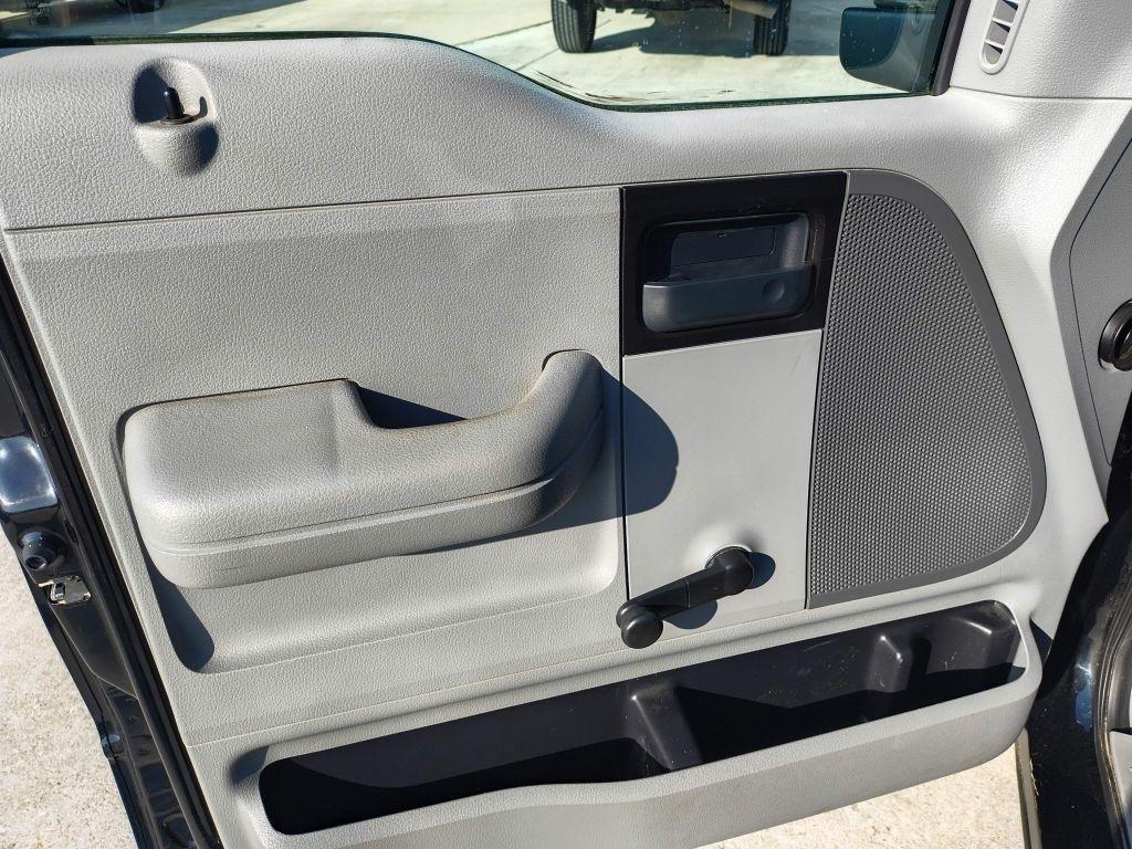 Ford F-150 STX Flareside 2WD 2005