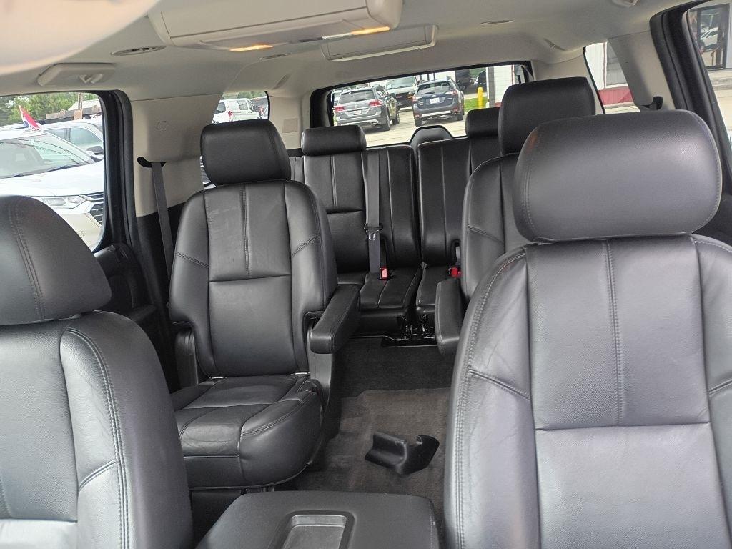Chevrolet Suburban LT 1500 2WD 2013