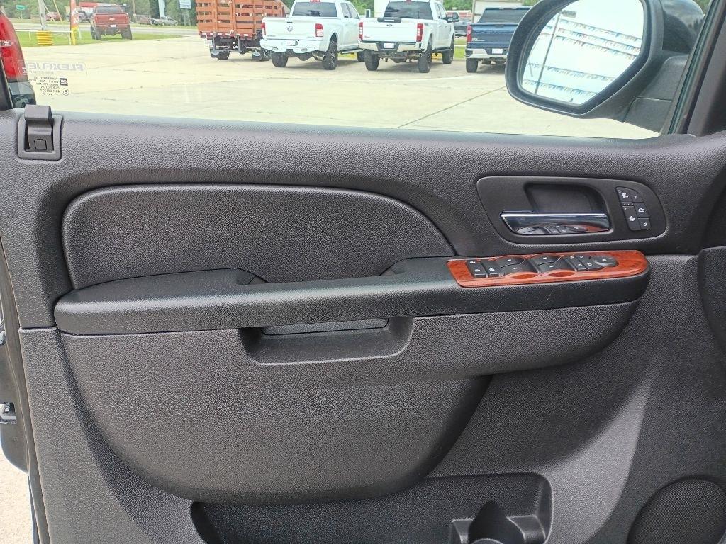 Chevrolet Suburban LT 1500 2WD 2013