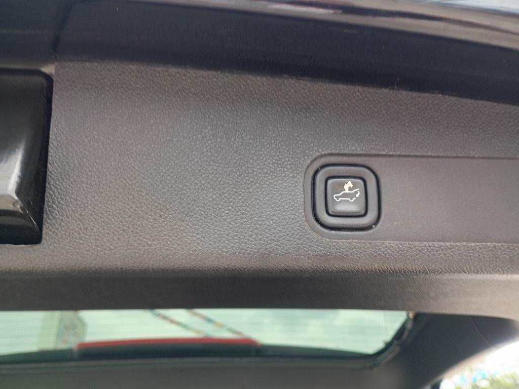 Chevrolet Suburban LT 1500 2WD 2013