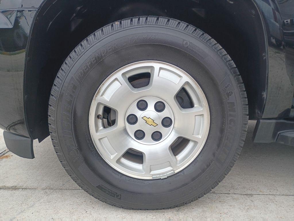 Chevrolet Suburban LT 1500 2WD 2013