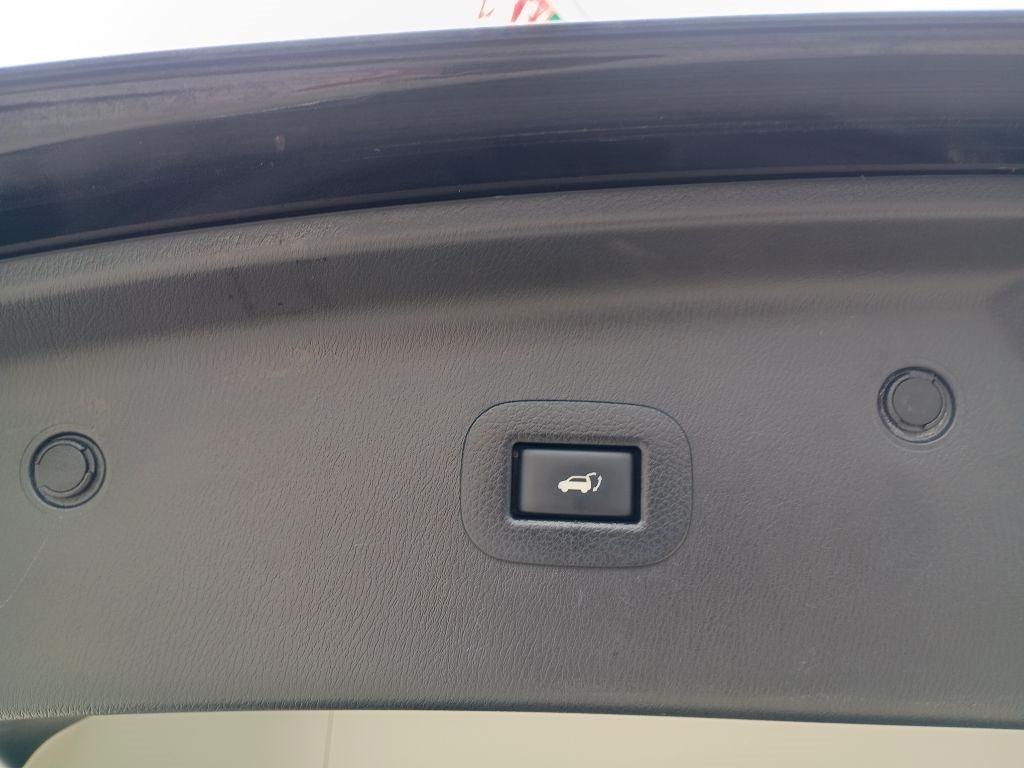 Nissan Armada SV 2WD 2017