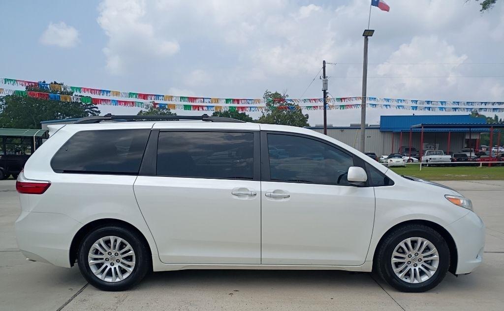 Toyota Sienna XLE FWD 8-Passenger V6 2016