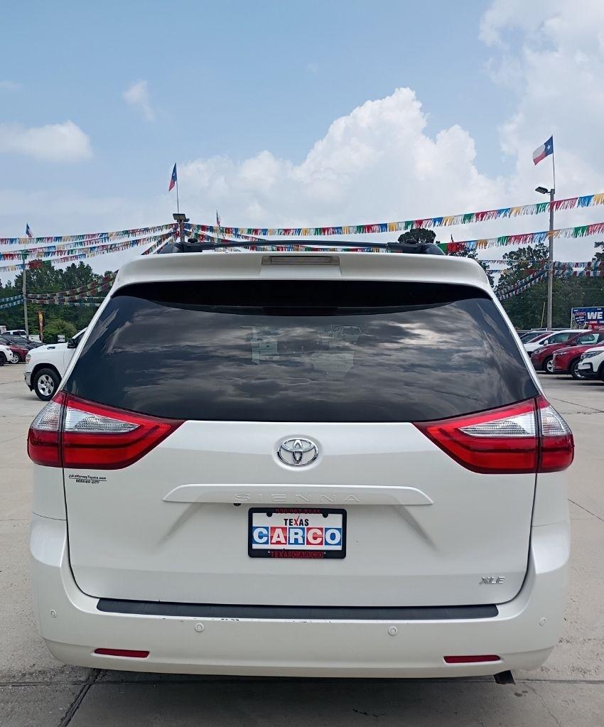 Toyota Sienna XLE FWD 8-Passenger V6 2016
