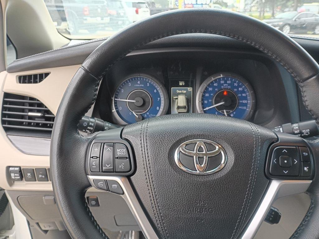Toyota Sienna XLE FWD 8-Passenger V6 2016