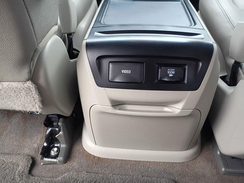 Toyota Sienna XLE FWD 8-Passenger V6 2016