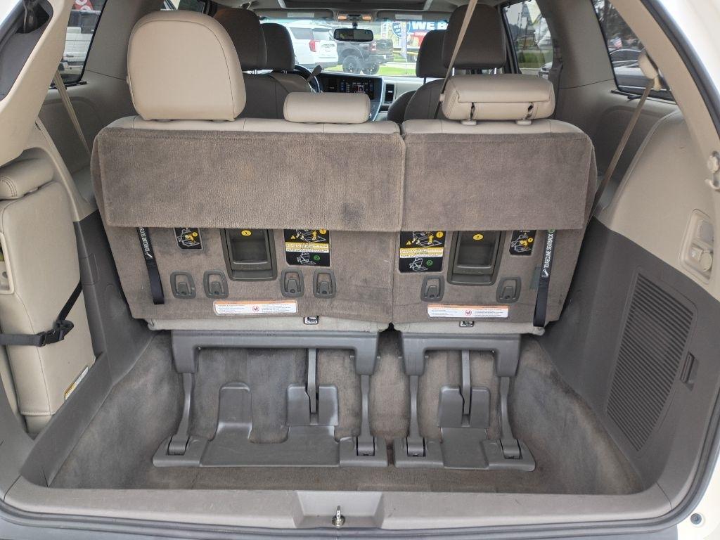 Toyota Sienna XLE FWD 8-Passenger V6 2016