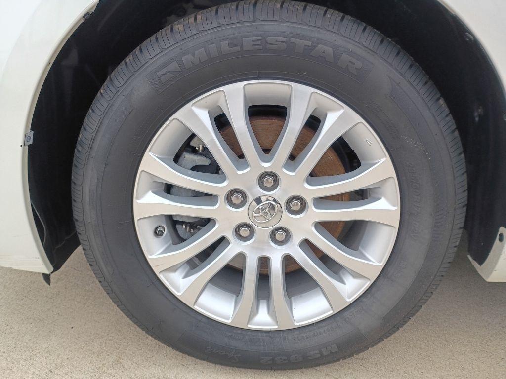 Toyota Sienna XLE FWD 8-Passenger V6 2016