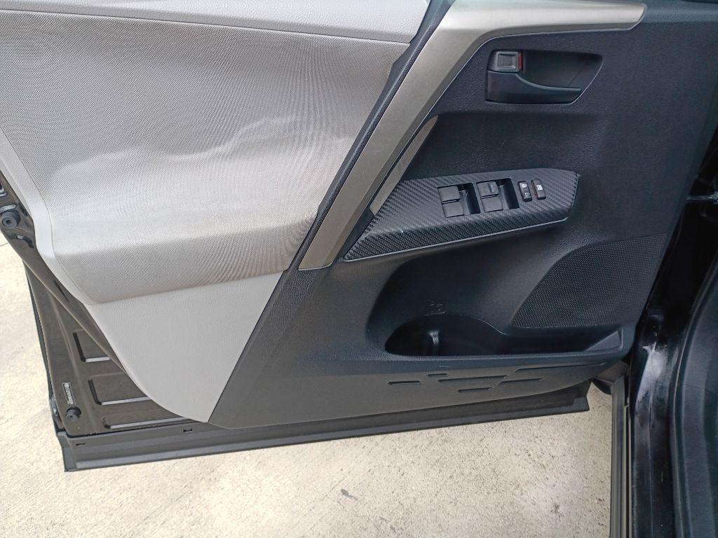 Toyota RAV4 LE FWD 2013