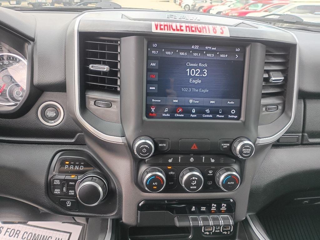 RAM 1500 Big Horn Crew Cab SWB 4WD 2020