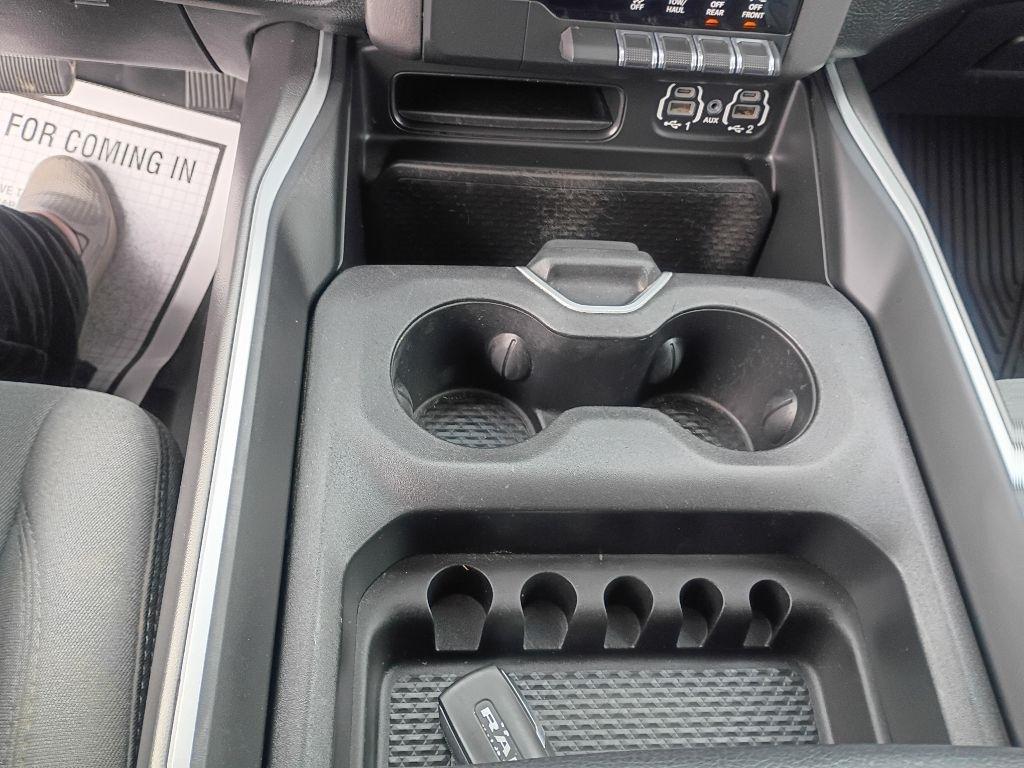 RAM 1500 Big Horn Crew Cab SWB 4WD 2020