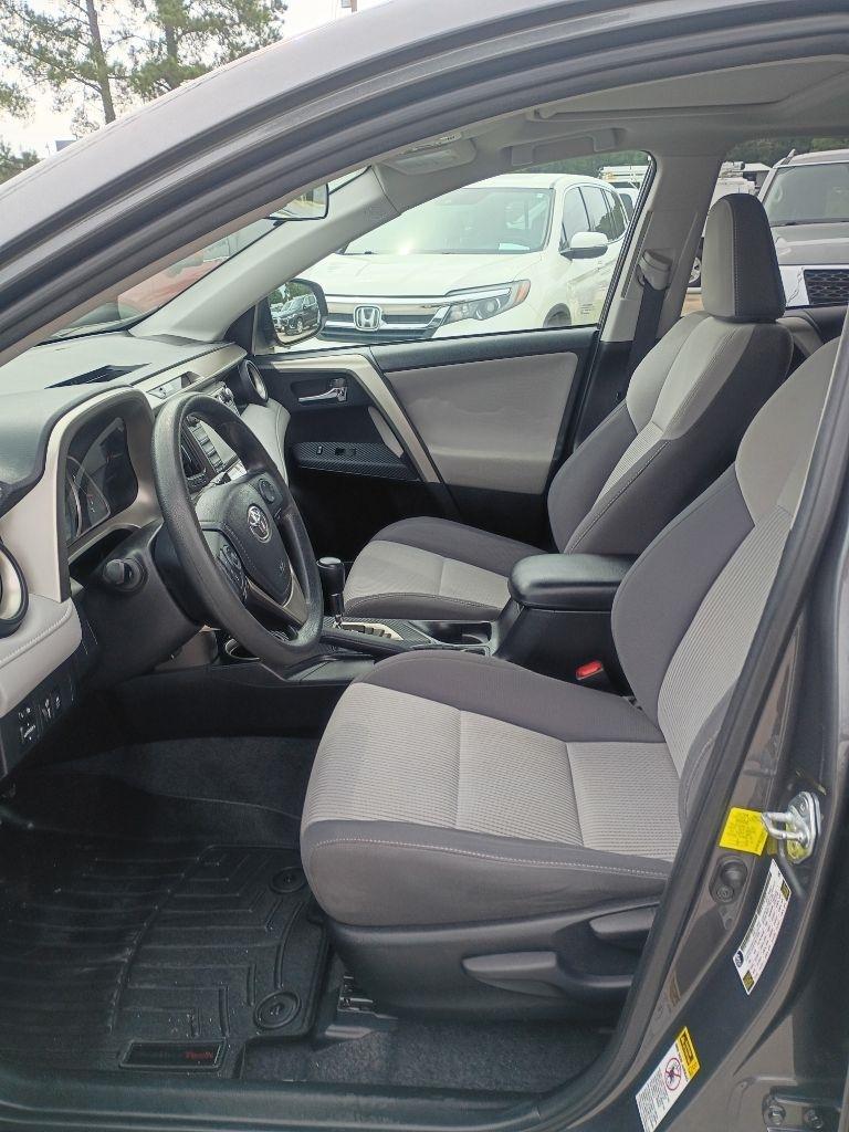 Toyota RAV4 XLE FWD 2015