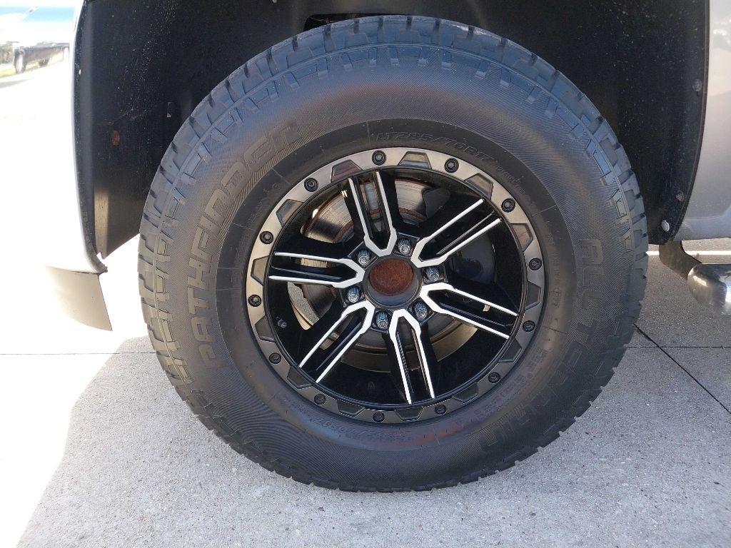 Chevrolet Silverado 1500 LT Crew Cab 2WD 2012