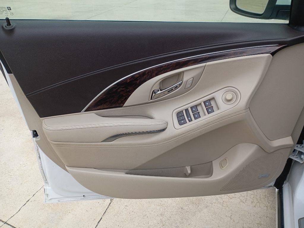 Buick LaCrosse Premium Package 2, w/Leather 2015