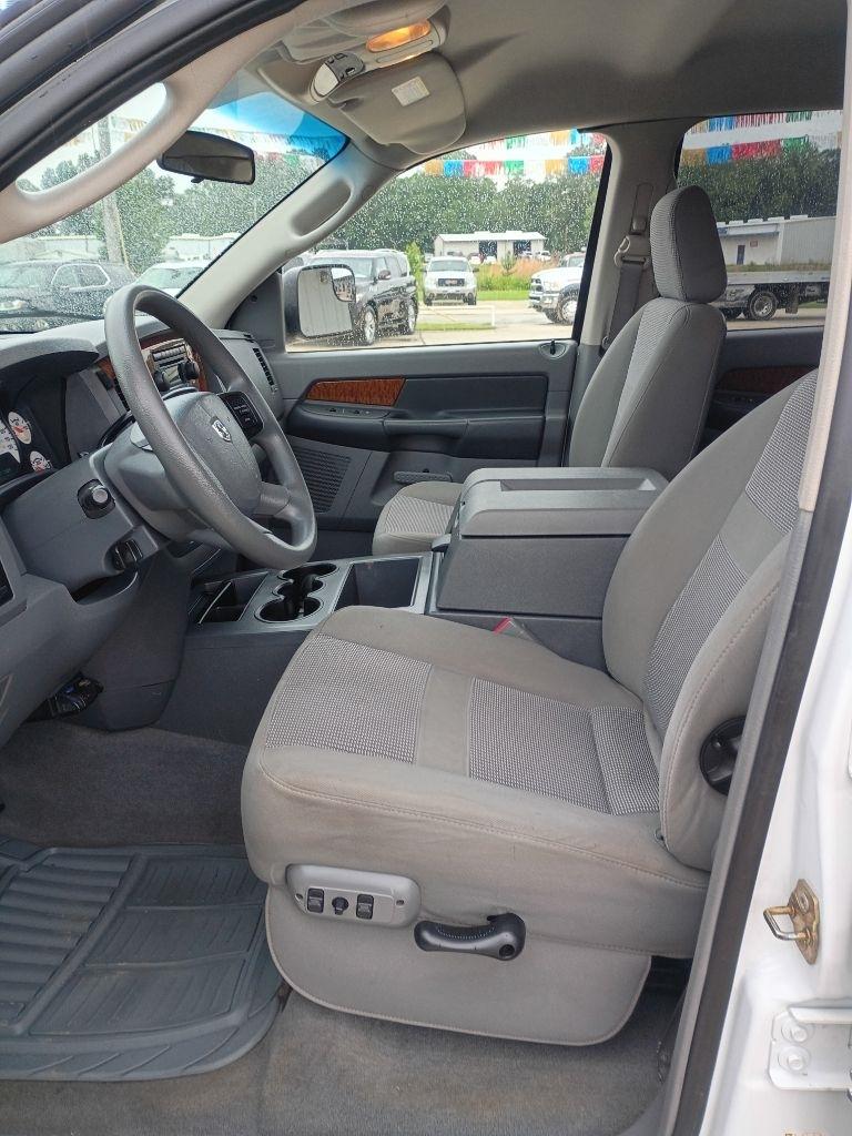 Dodge Ram 2500 Laramie Mega Cab 2WD 2006