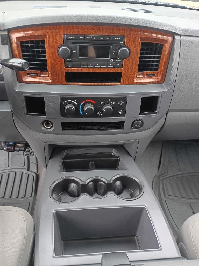 Dodge Ram 2500 Laramie Mega Cab 2WD 2006