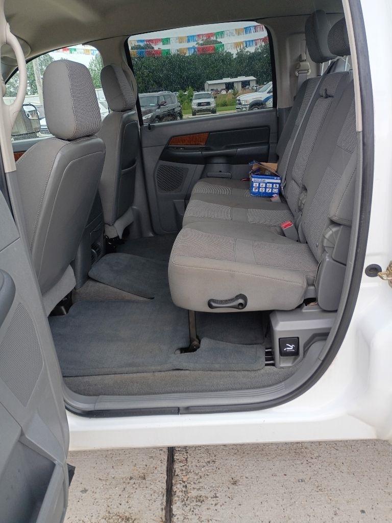 Dodge Ram 2500 Laramie Mega Cab 2WD 2006