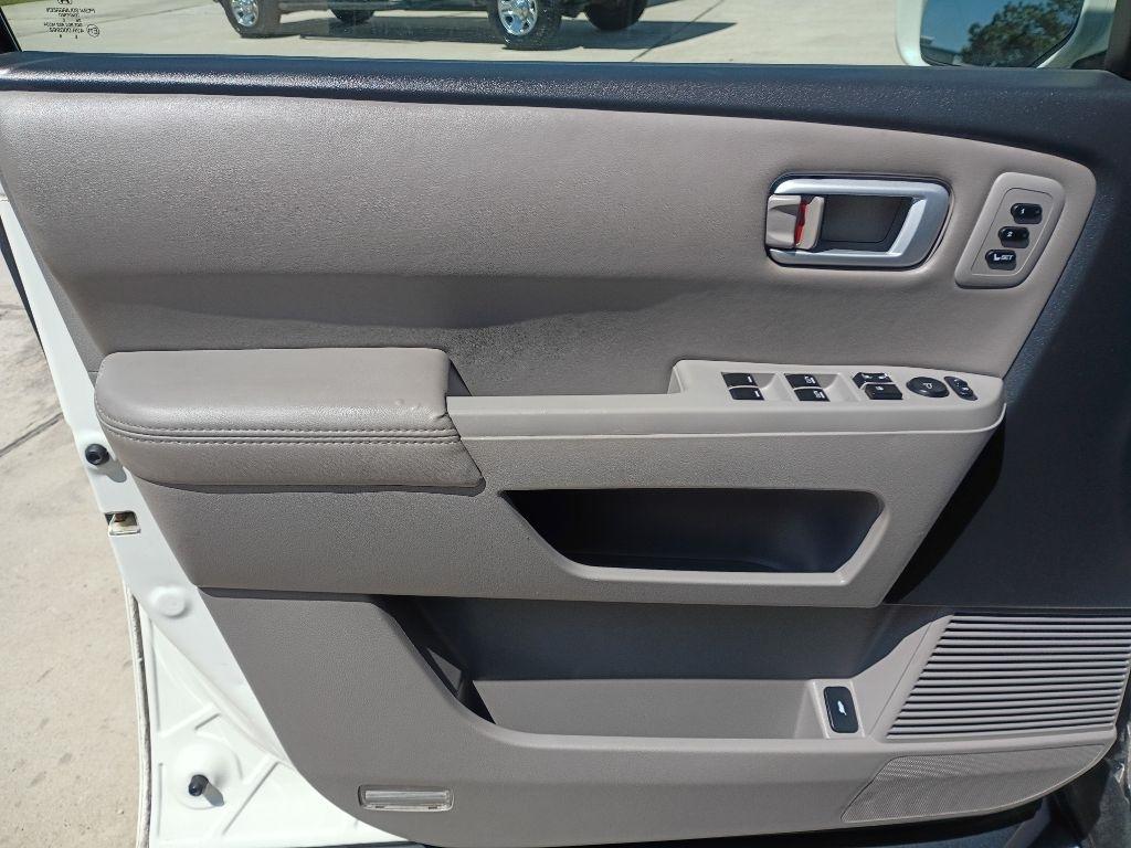 Honda Pilot Touring 2WD 5-Spd AT with DVD 2013