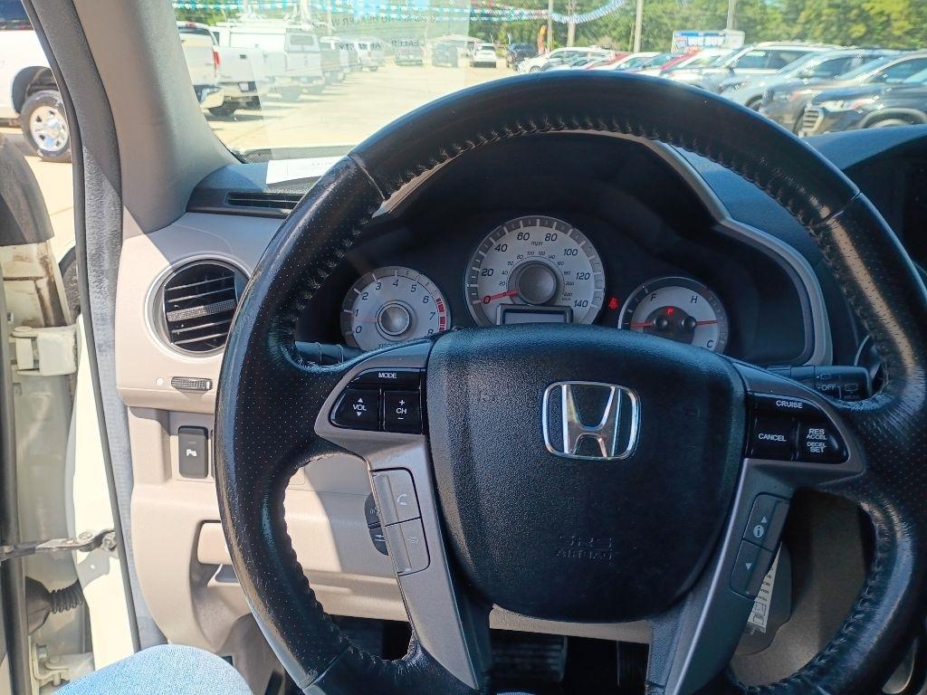 Honda Pilot Touring 2WD 5-Spd AT with DVD 2013