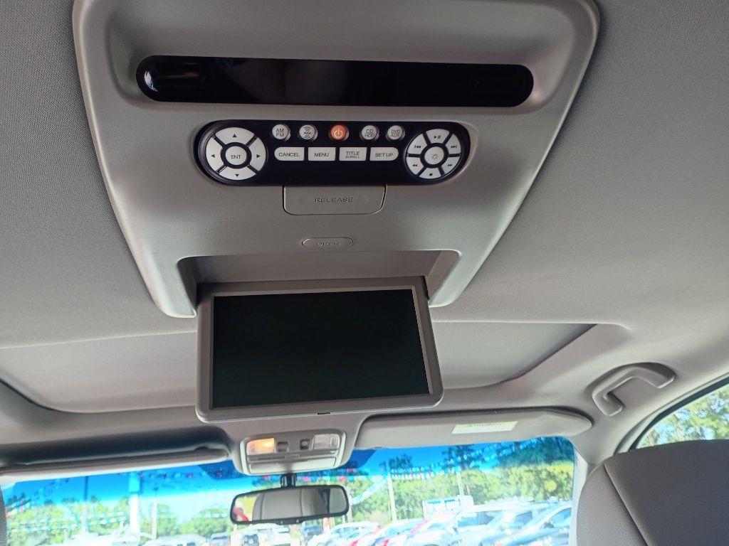 Honda Pilot Touring 2WD 5-Spd AT with DVD 2013