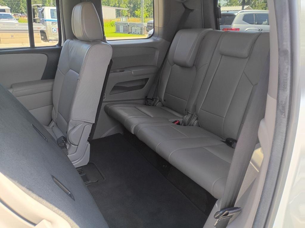 Honda Pilot Touring 2WD 5-Spd AT with DVD 2013