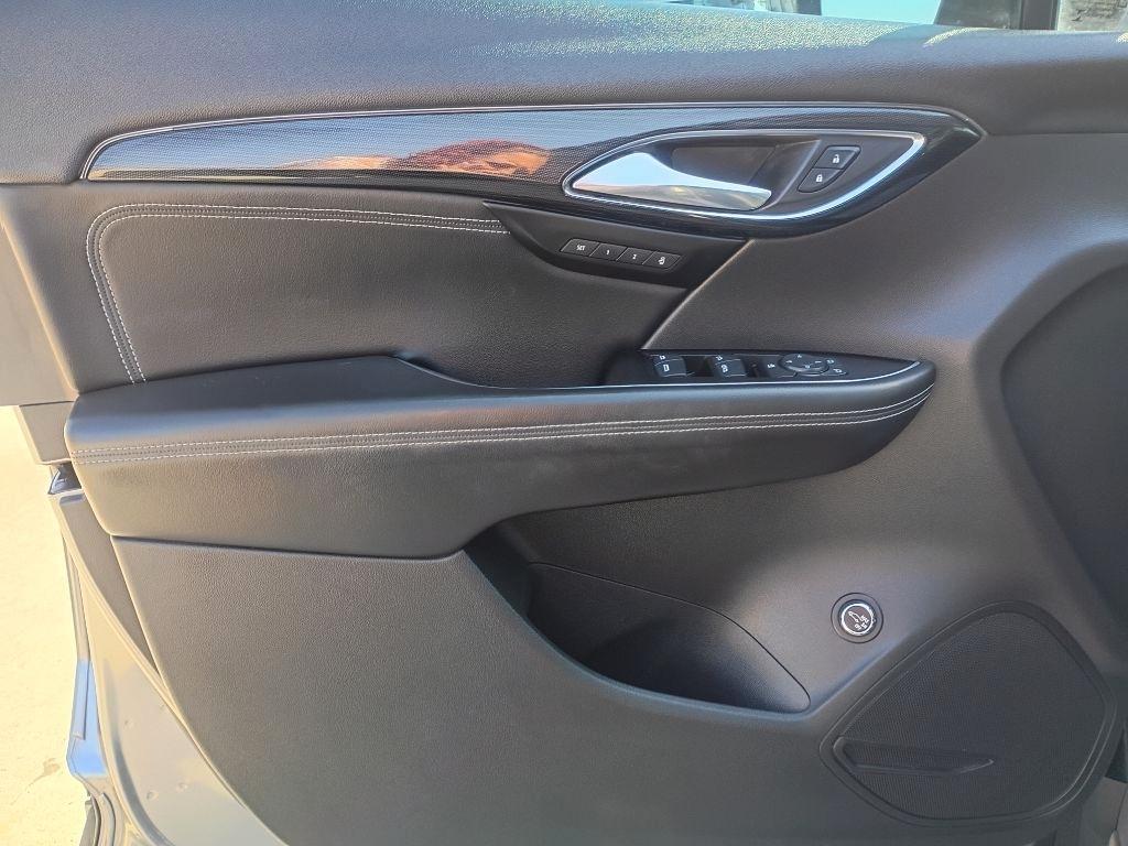 Buick Envision Essense 2021