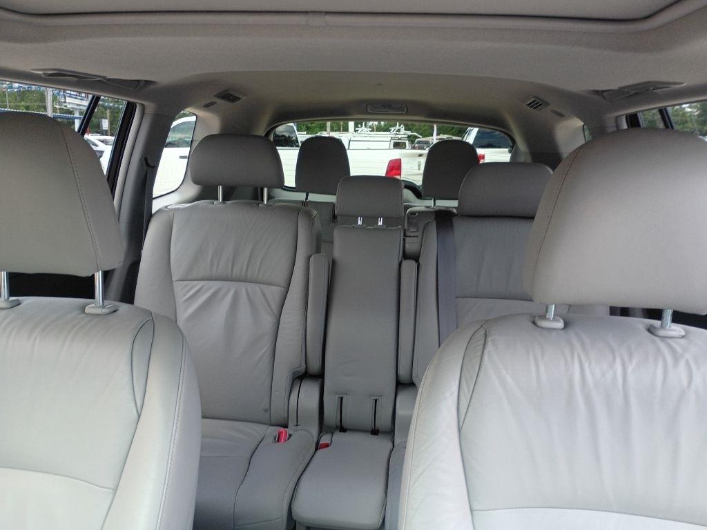 Toyota Highlander Limited 2WD 2009