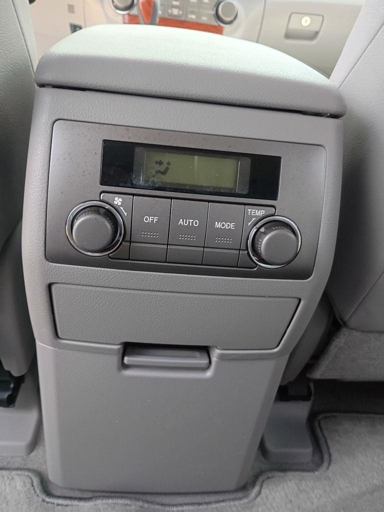 Toyota Highlander Limited 2WD 2009