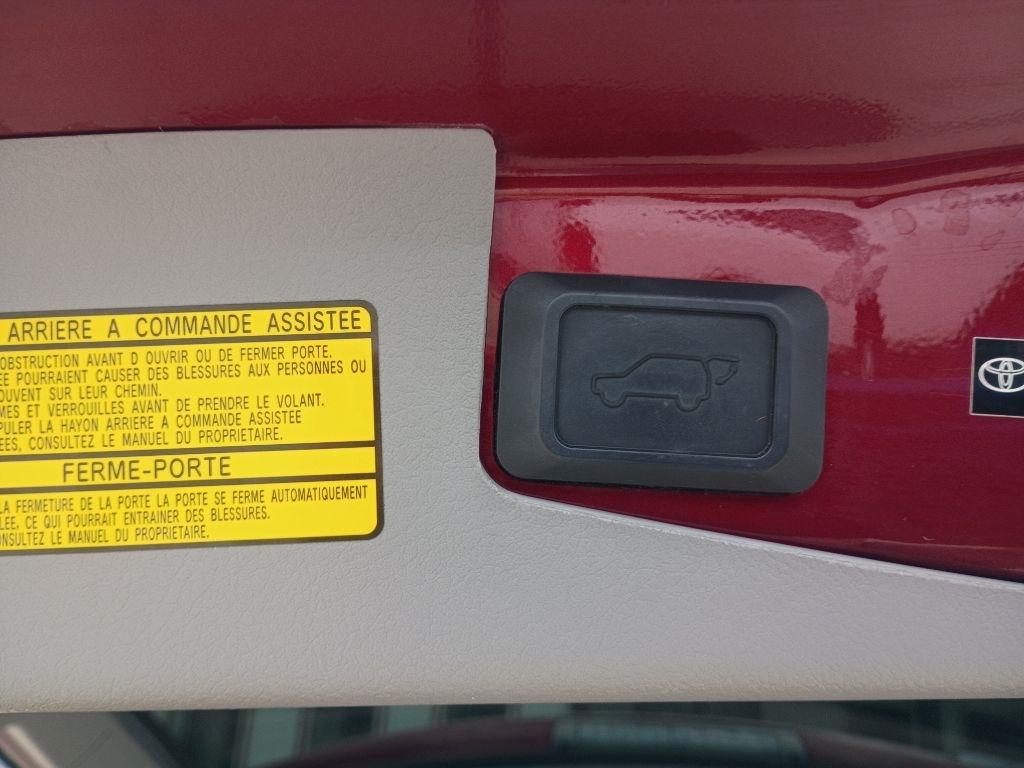 Toyota Highlander Limited 2WD 2009