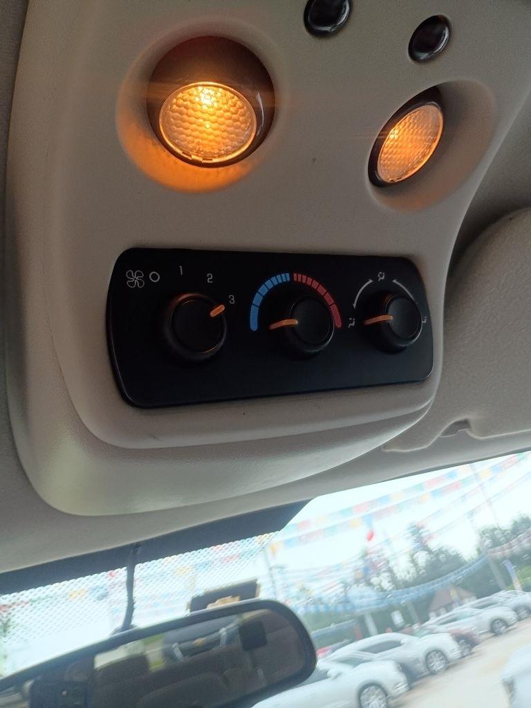 Chevrolet Suburban 1500 2WD 2006
